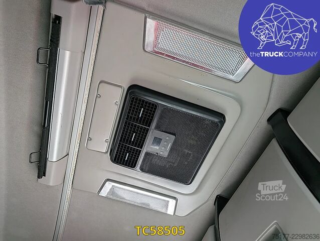  Renault T 520