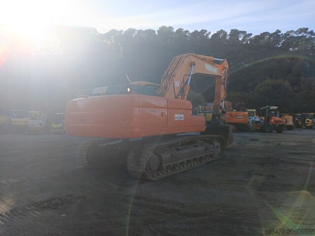Paletli ekskavatör Doosan DX300LC