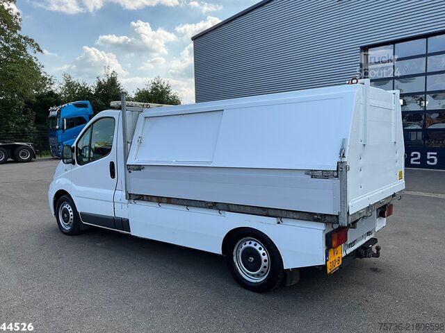 Машина для збору сміття Renault Trafic 2.0 dCi Veegvuilkipper