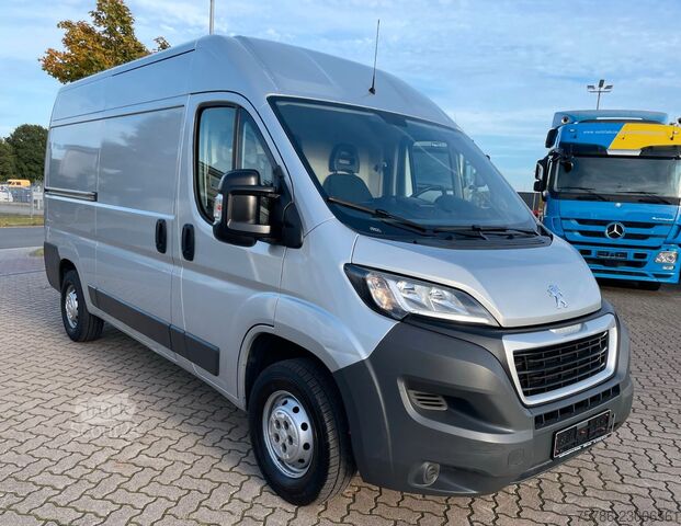 Korotettu pakettiauto PEUGEOT Boxer 335 KA L2H2/ 96kw/ AC/ RFK/ E-Paket/ AHK