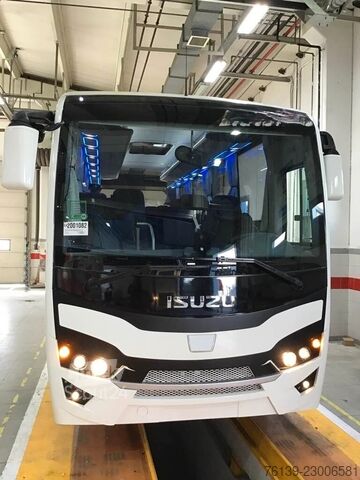 Autocarro interurbano ISUZU NOVO