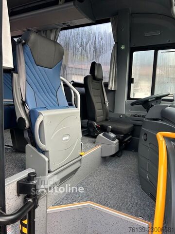 Autocarro interurbano ISUZU NOVO