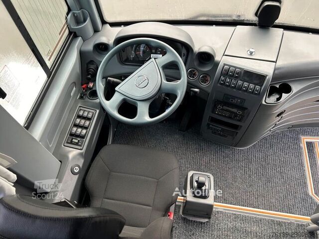 Autocarro interurbano ISUZU NOVO