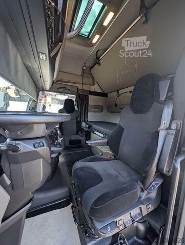 Objemový tahač MAN TGX 18.520 LL SA Voll-Ausstattung, Hub-Kupplung