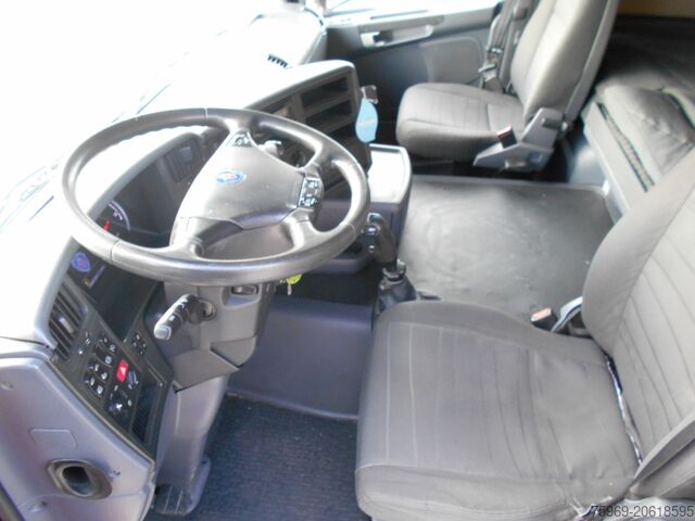 Trator de estrada padrão SCANIA G 440