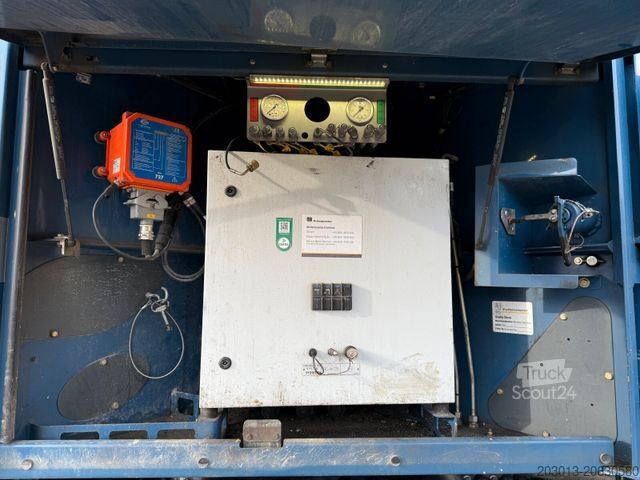 Betonpumpebil MERCEDES-BENZ AROCS 3251 8x4 Putzmeister BSF 46-5.16 HLS