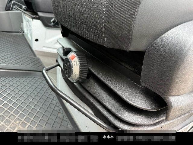 Box van MERCEDES-BENZ Sprinter 316 Maxi Koffer LBW Klima Tempomat Spur