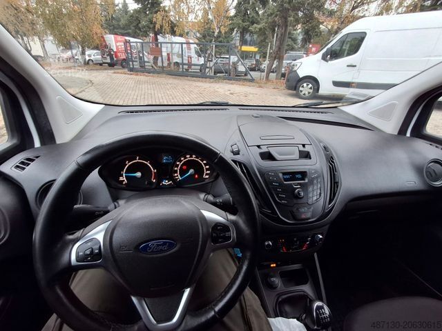 Bestelwagen FORD Transit Courier Trend