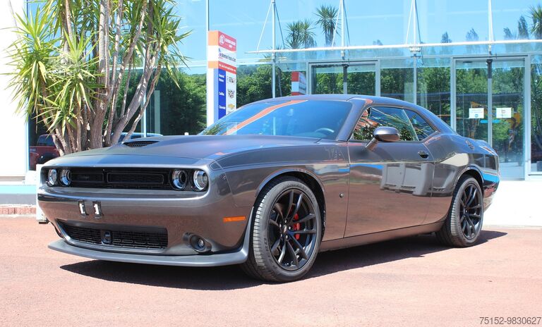 Sportsbil Dodge Challenger R/T 5.7 V8 HEMI Performance PLUS