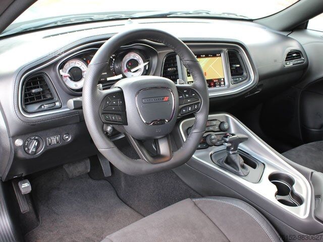 Sportsbil Dodge Challenger R/T 5.7 V8 HEMI Performance PLUS