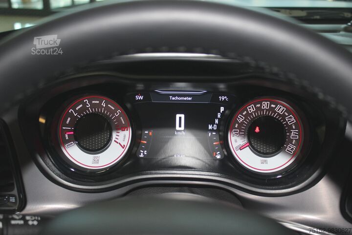 Sportsbil Dodge Challenger R/T 5.7 V8 HEMI Performance PLUS