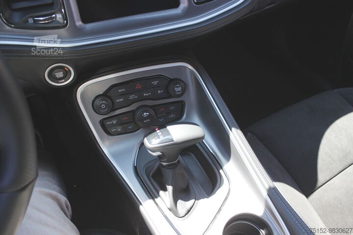Sportsbil Dodge Challenger R/T 5.7 V8 HEMI Performance PLUS