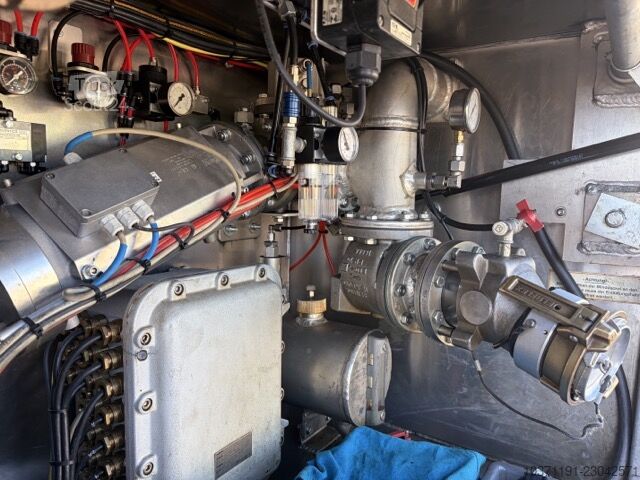 Cisternová súprava A1/A3 + cisternový príves 36 550 l Mercedes-Benz Actros 2546