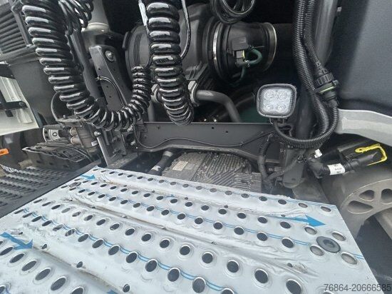 Nagy térfogatú nyergesvontató VOLVO FH 500 E6, LOW DECK ,  I-SHIFT,VEB