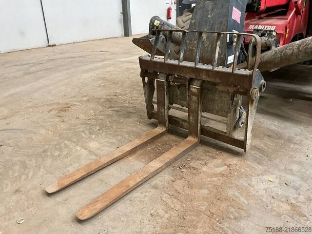 Teleskooppikuormaaja Manitou MT 1135