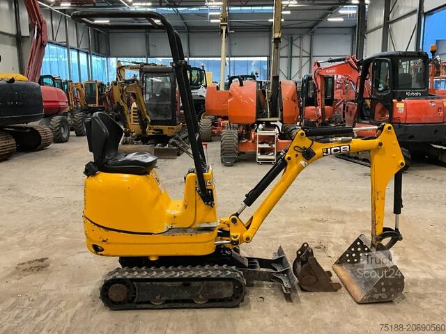 حفارة صغيرة JCB 8008