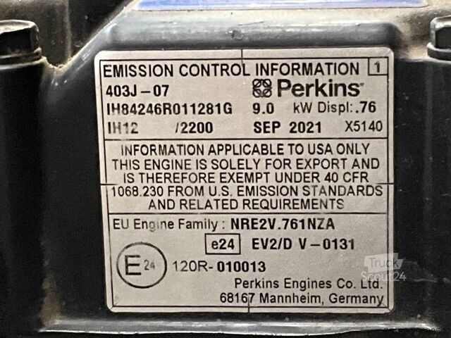 حفارة صغيرة JCB 8008