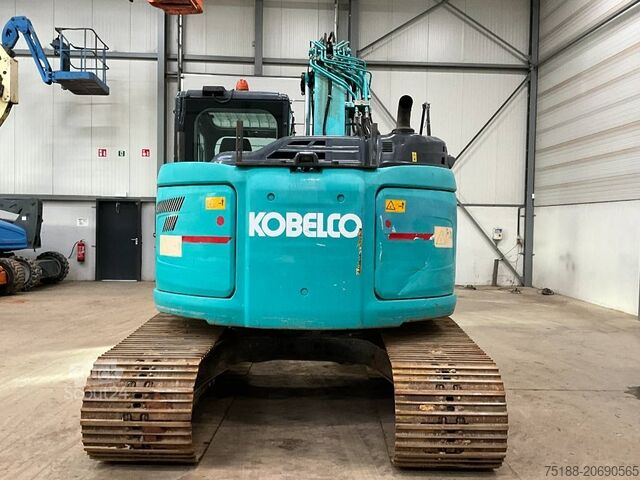 الحفارة الزاحفة Kobelco SK 140 SRLC-5