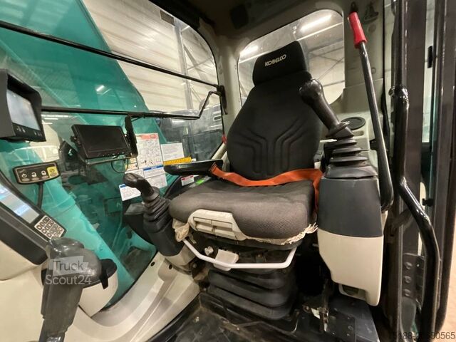 الحفارة الزاحفة Kobelco SK 140 SRLC-5