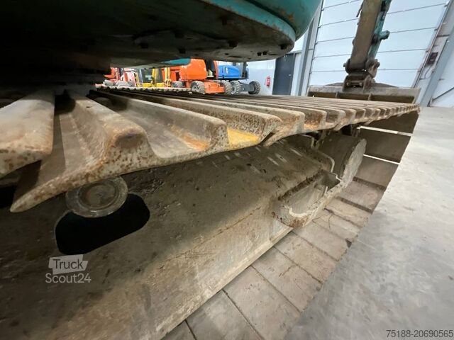 الحفارة الزاحفة Kobelco SK 140 SRLC-5