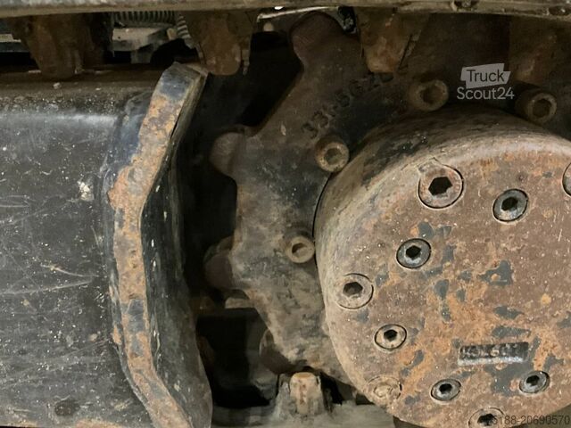 حفارة صغيرة JCB 8008