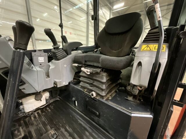 حفارة صغيرة Kubota KX 027-4 HI