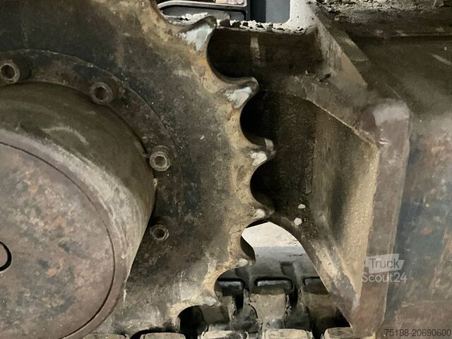 حفارة صغيرة Kubota U 27-4