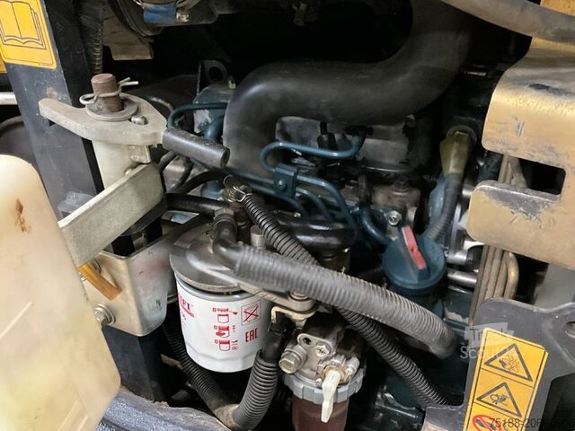 حفارة صغيرة Kubota U 27-4