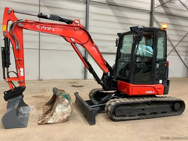 حفارة صغيرة Kubota U 56-5