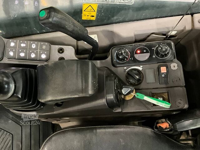 حفارة صغيرة Kubota U 56-5