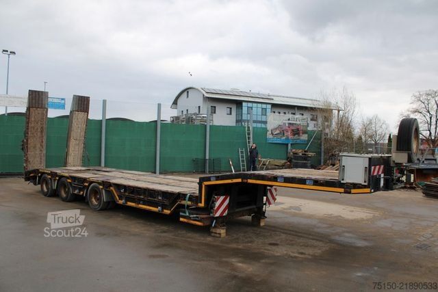 Низькорамний напівпричіп KÖGEL ST 30 Semi-Tieflader RADMULDE Nr: 818