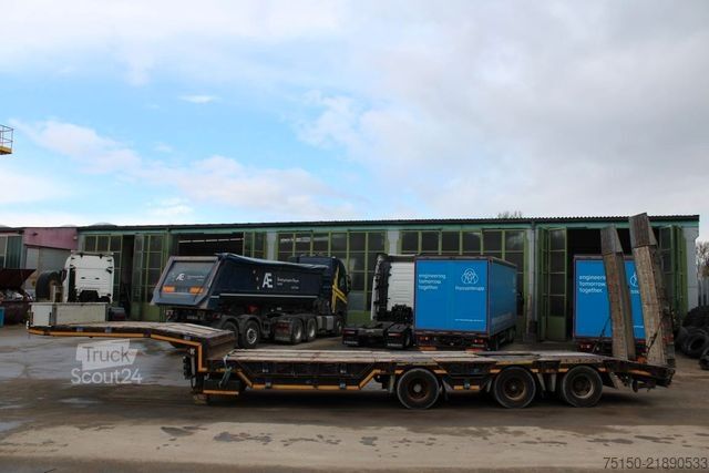 Низькорамний напівпричіп KÖGEL ST 30 Semi-Tieflader RADMULDE Nr: 818