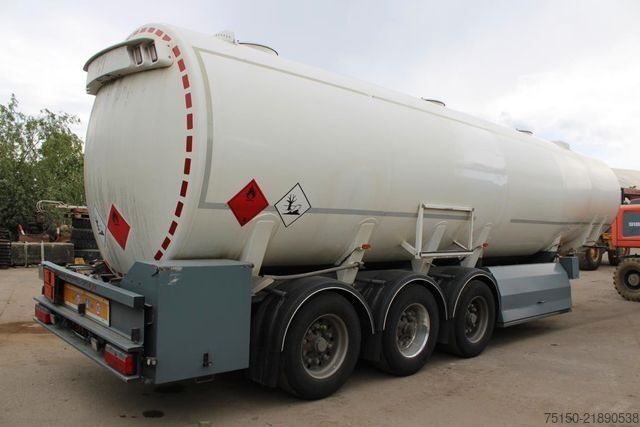 Remorque-citerne semi-remorque WILLIG Diesel/Benzin SELBSTAUSLÄUFER Nr.: 025