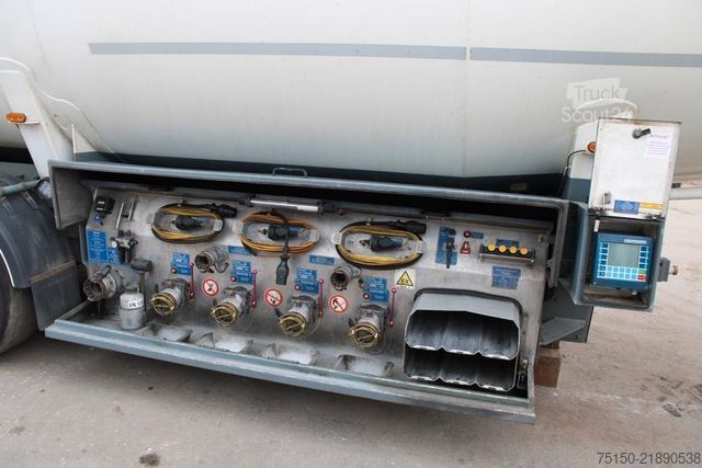 Remorque-citerne semi-remorque WILLIG Diesel/Benzin SELBSTAUSLÄUFER Nr.: 025