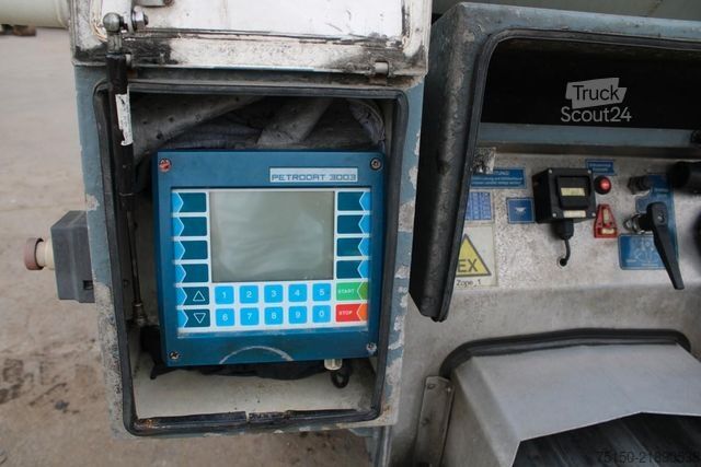 Remorque-citerne semi-remorque WILLIG Diesel/Benzin SELBSTAUSLÄUFER Nr.: 025