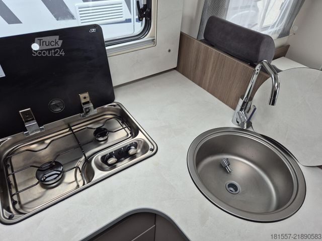Half-integraal camper CARADO Edition25 T Ford 338