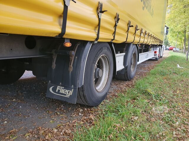 öppen semitrailer med kapell Fliegl Mega Runner "Twin 200"