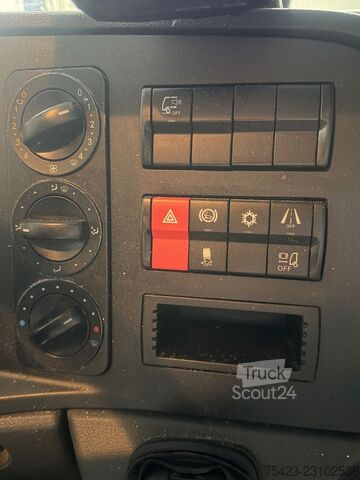 Autocamion cu caroserie tip cutie MERCEDES-BENZ Atego 1424 Koffer LBW Klima EU6