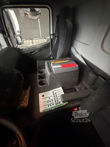 Kastes kravas automašīna MERCEDES-BENZ Atego 1424 Koffer LBW Klima EU6
