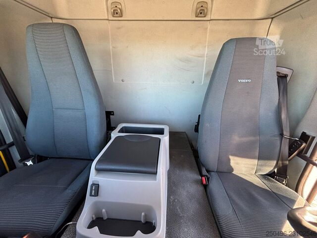  Volvo FL 240 4x2 BOX L=7694 mm