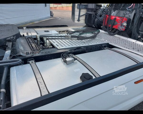 Standarta vilcējs IVECO S-Way AS 440.180 - S-Way AS 440.180 4x2 C13 S51T/FP hi-tronix