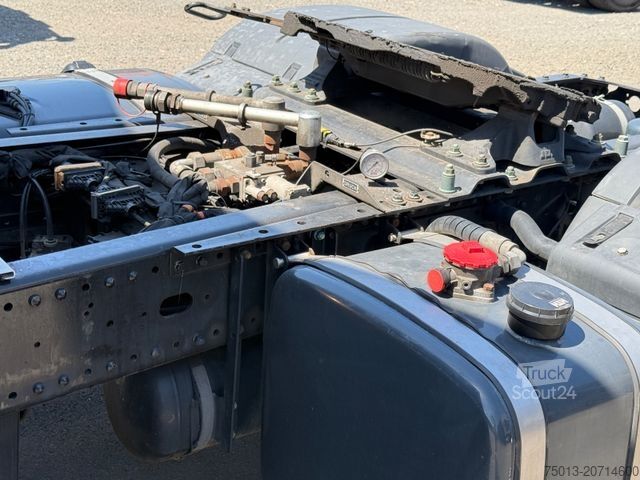 Стандартный седельный тягач MAN 18.580 LL SA, Voll- Luft Federung, Kipphydraulik