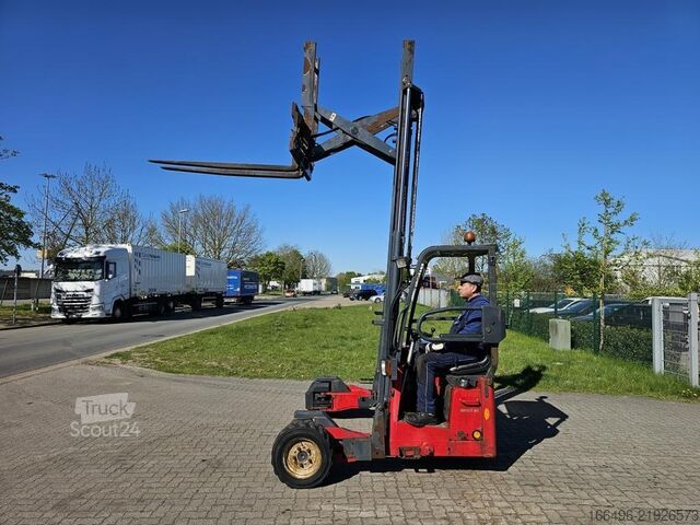 навантажувач Moffett M4-25.4