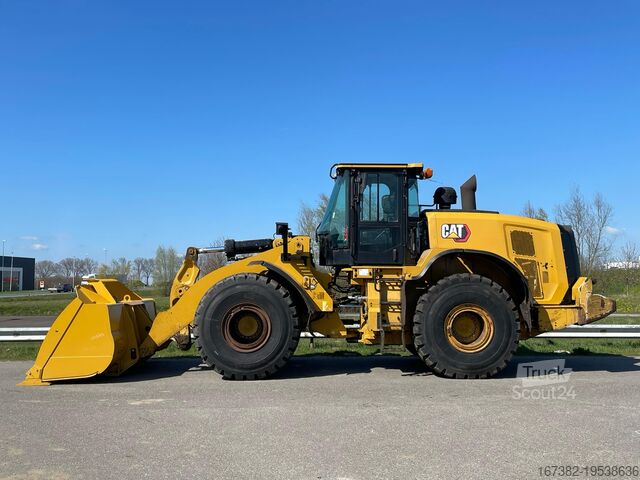 Wheel loader Caterpillar 972M XE - CE / new tires / new bucket edge
