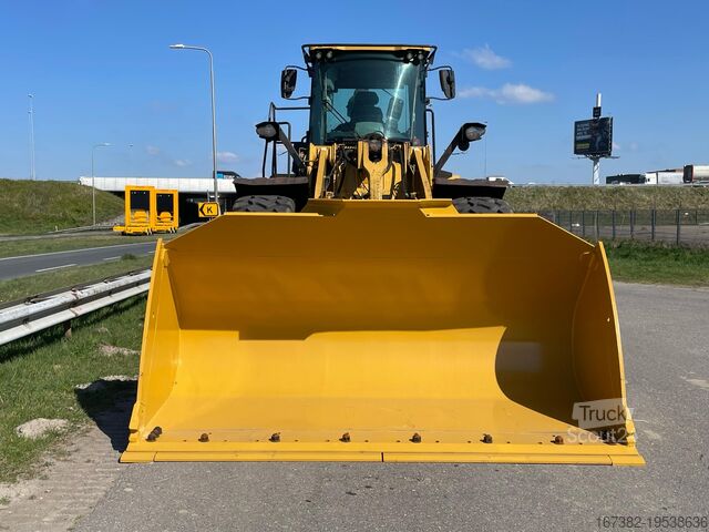 Încărcător pe roți Caterpillar 972M XE - CE / new tires / new bucket edge