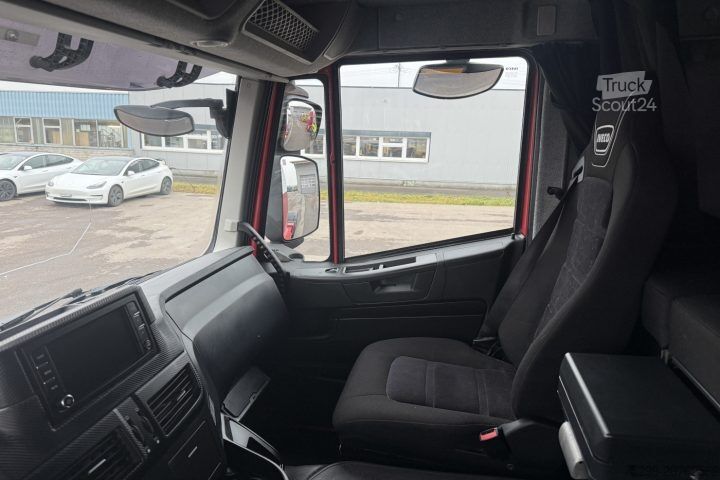 Standarta vilcējs Iveco 440X48T X-Way 4x4 Kipphydraulik / Swiss-Vehicle