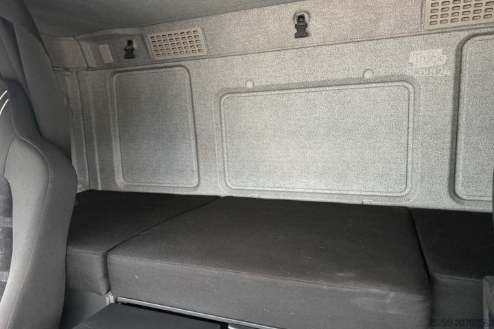 Standarta vilcējs Iveco 440X48T X-Way 4x4 Kipphydraulik / Swiss-Vehicle