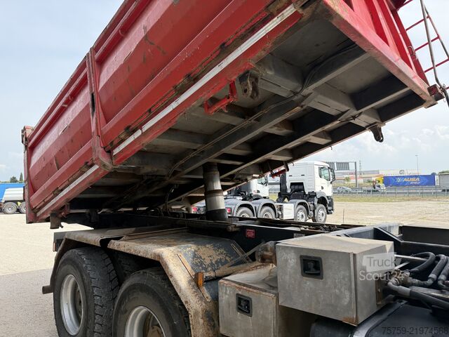 Camión volquete Iveco Trakker 380T45 Kipper + Kran CORMACH 6x4