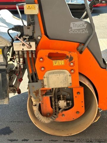 Enkeltrommelvals HAMM HD12 VV Tandemwalze mit Streuer