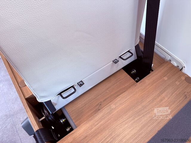 Teilintegriertes Wohnmobil CHAUSSON S614 Titanium Line `27